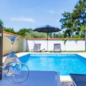  Apartament Eden