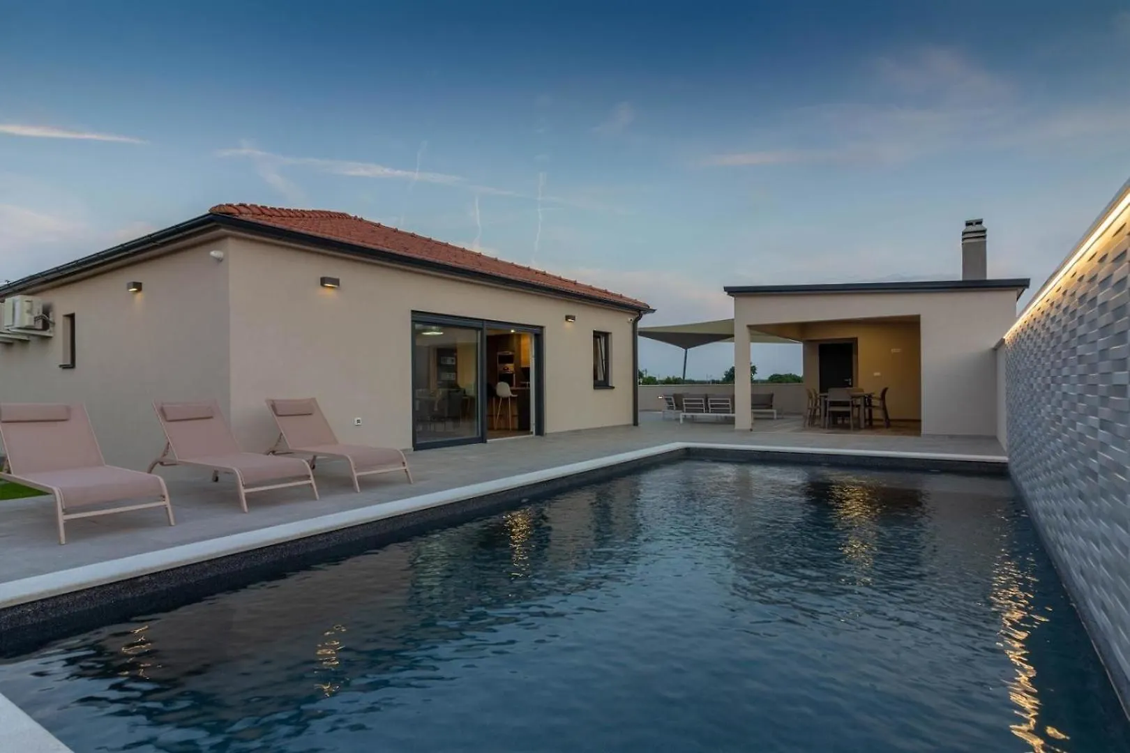Ferienhaus Mit Privatpool Fuer 6 Personen Ca 100 Qm In Sisan, Istrien Suedkueste Von Istrien